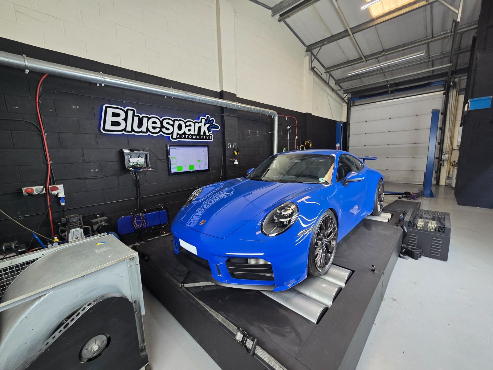Porsche_reg_blanked