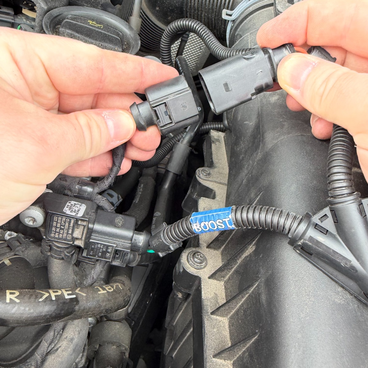 Connecting the original boost sensor plug to the tuning module loom